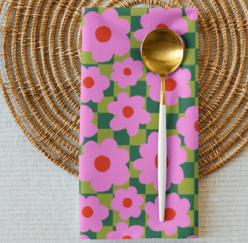 Pink retro flowered napkin Pink retro flowered napkin